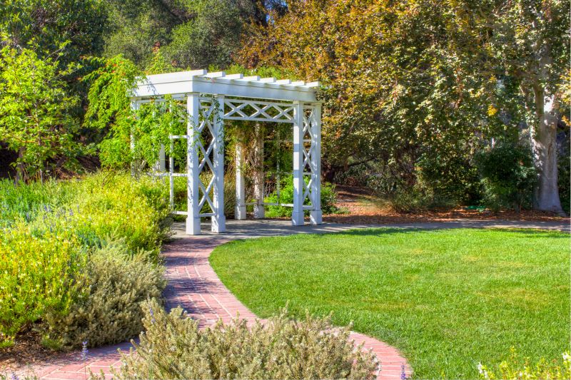 Wooden Garden Trellis Service